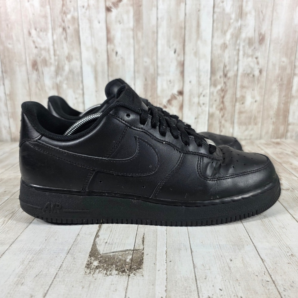 Nike Air Force 1 07 Low Mens Triple Black Leather Sneakers CW2288-001‎ Size 11.5
